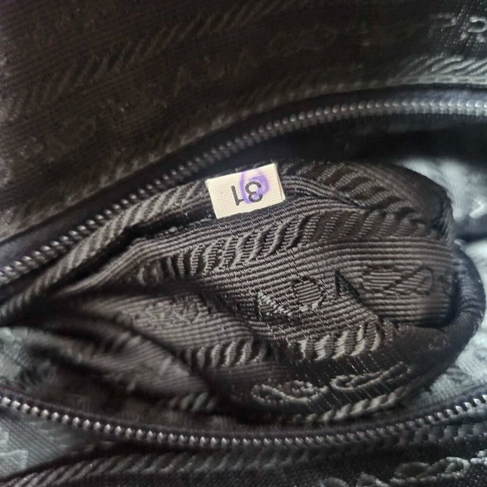 🔥PRADA designer nylon dark red handbag. - Picture 7 of 7